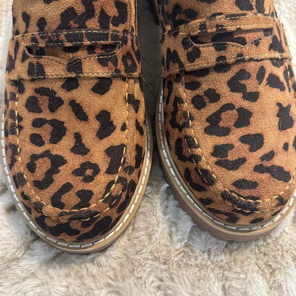 Leopard loafers. NWOT - Picture 3 of 6